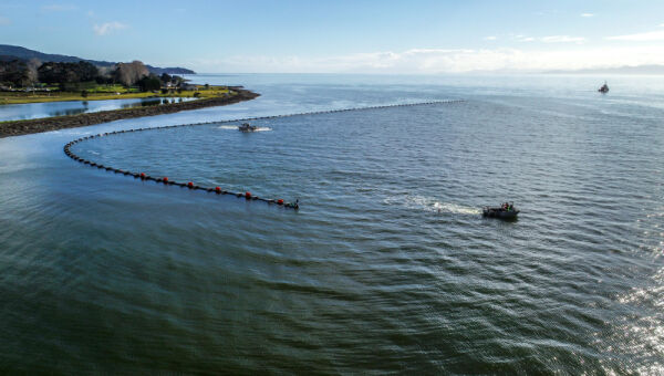 Towing pipestrings at Kaiaua